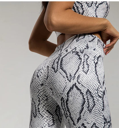 Savannah Sculpt Leopard Performance Yoga Set